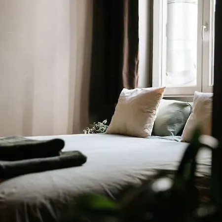 Boutique App In Centre Apartment *